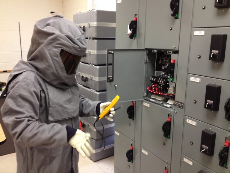 Training Switchgear Maintenance Training Industrisipil